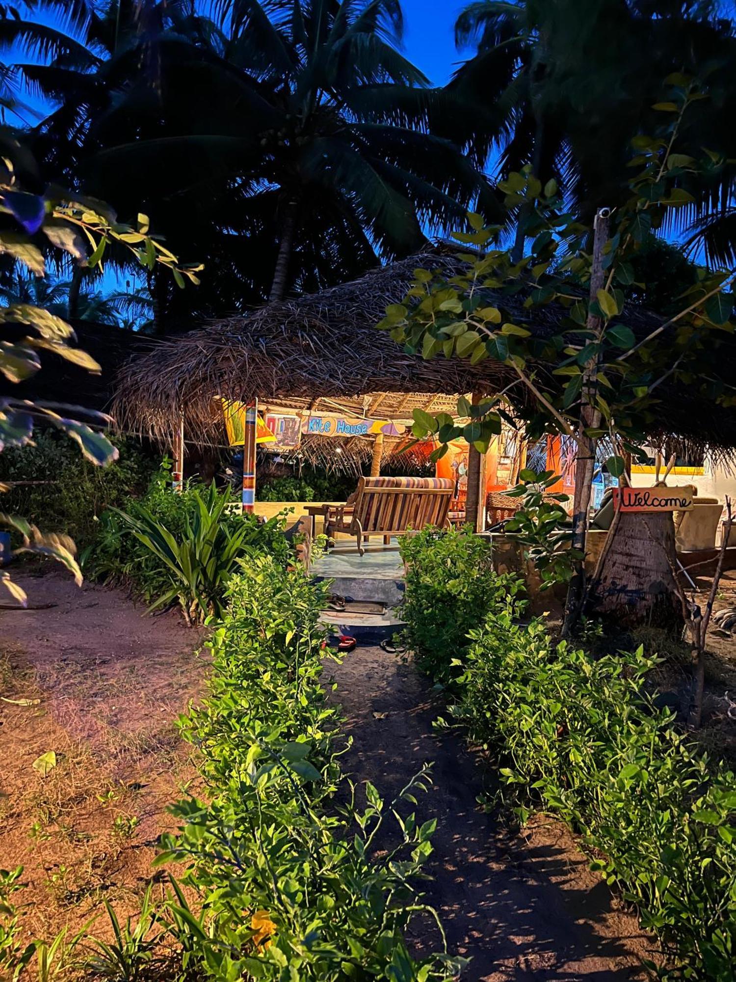 לינה וארוחת בוקר קלפיטייה Kite House Cafe מראה חיצוני תמונה
